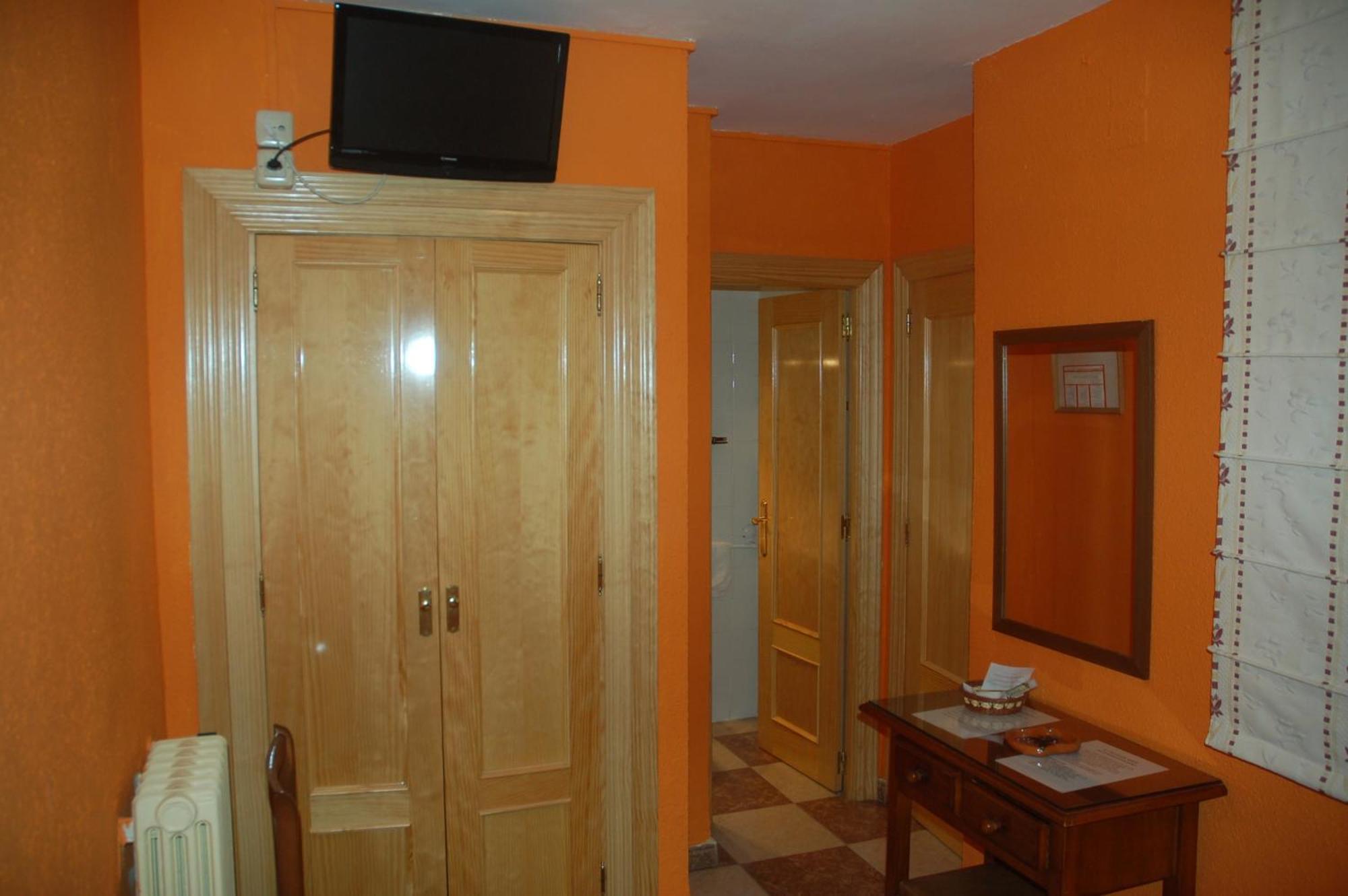 Hostal Residencia Castilla Cuenca  Exteriör bild